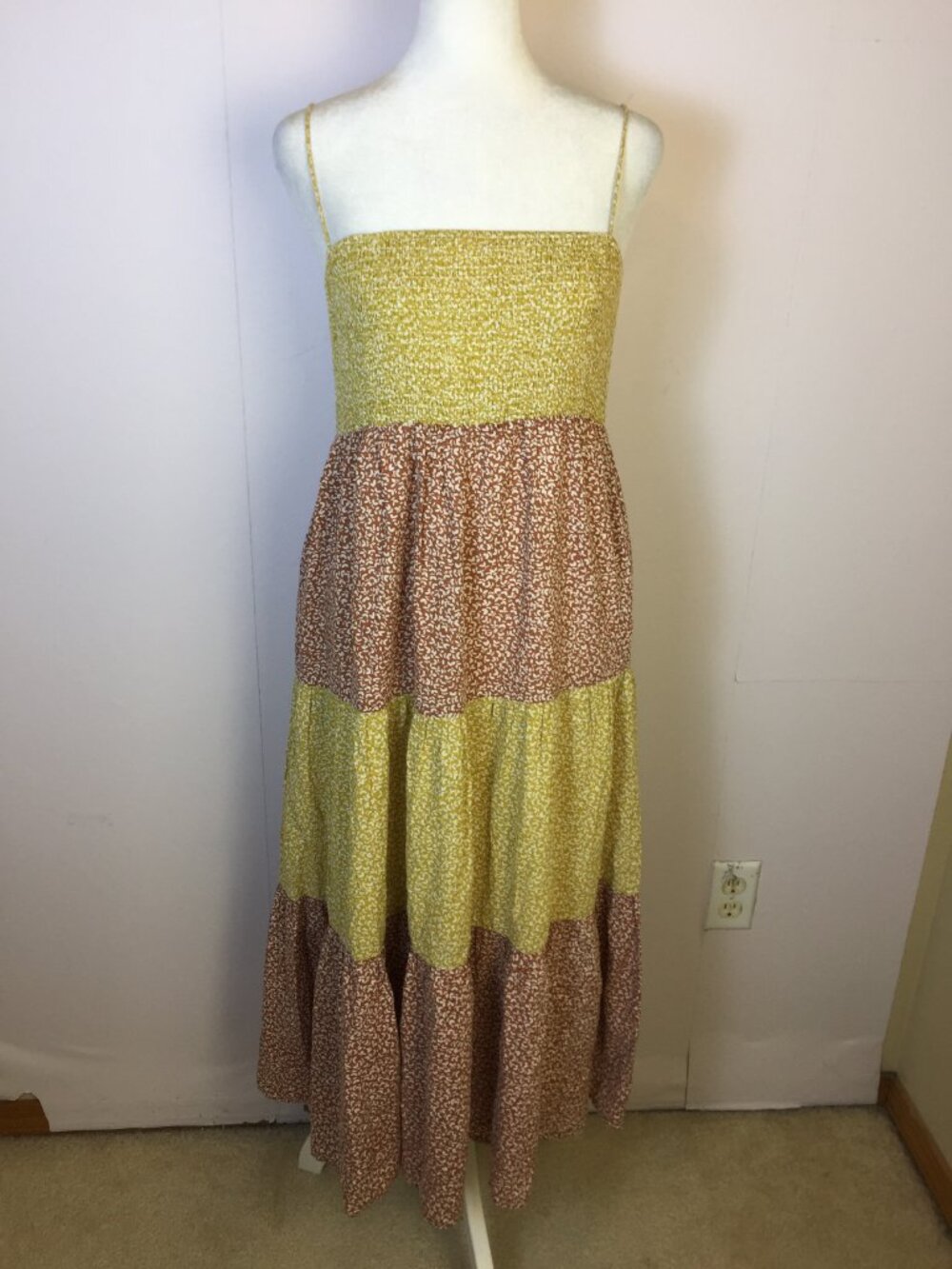 All in Favor Floral Smocked Midi Dress Sz S Womans Yellow Floral Spaghetti Strap